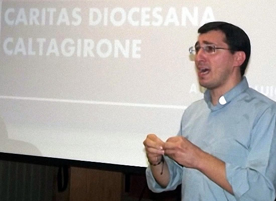 OPERAZIONE MICROCREDITO | Don Luciano Di Silvestro, direttore della Caritas diocesana. Foto n. 2
