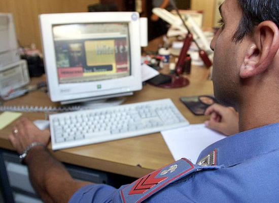 VIDEO IN UNA VALIGETTA | Il materiale pedopornografico era nascosto in un armadio. Foto n. 2