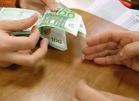 METODI POCO "ORTODOSSI" PER RIAVERE I SOLDI | Il 58enne pretendeva la restituzione di una somma versata per lavori effettuati su mezzi agricoli di sua proprietà. Foto n. 2